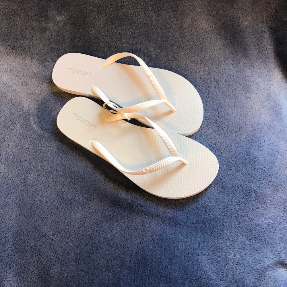 American Eagle Flip Flops Size 7-8